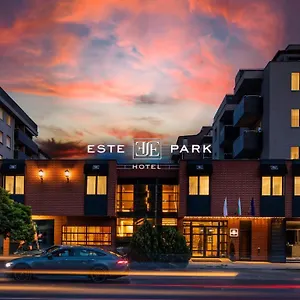 4* Отель -- Park -- Part Of Urban Chic Luxury Design - Parking & Compliments - Next To Shopping & Dining Mall